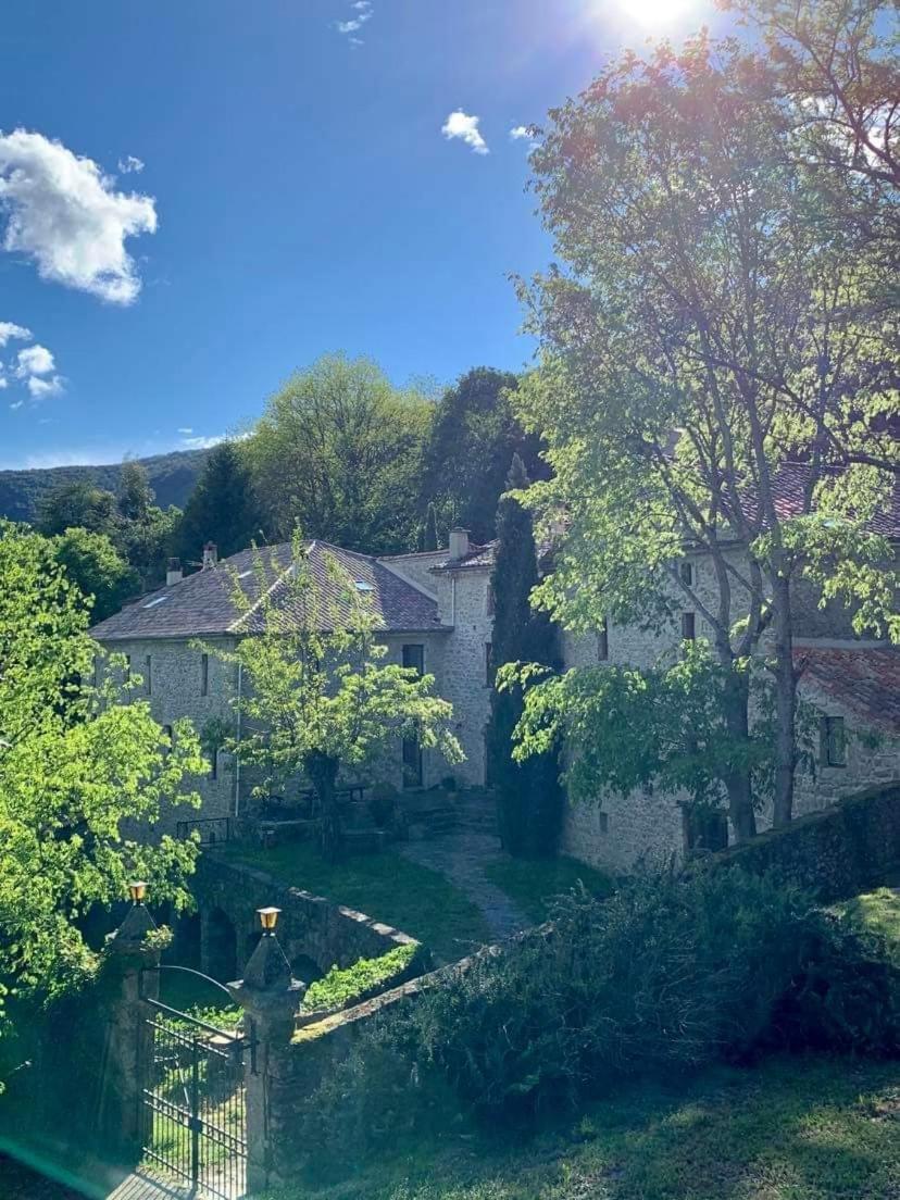 Vila Gite Pommier Au Chateau Des Pauses Saint-André-de-Majencoules Exteriér fotografie